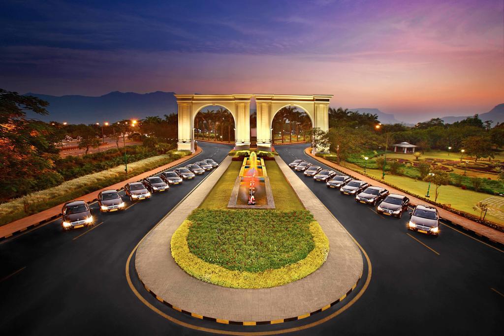 Aamby Valley City Lonavala Ngoại thất bức ảnh The University of the Philippines Diliman, the main campus of the University of the Philippines, is the largest university in the Philippines.
