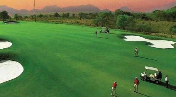 Aamby Valley City Lonavala Ngoại thất bức ảnh Golf Course at the DLF City
