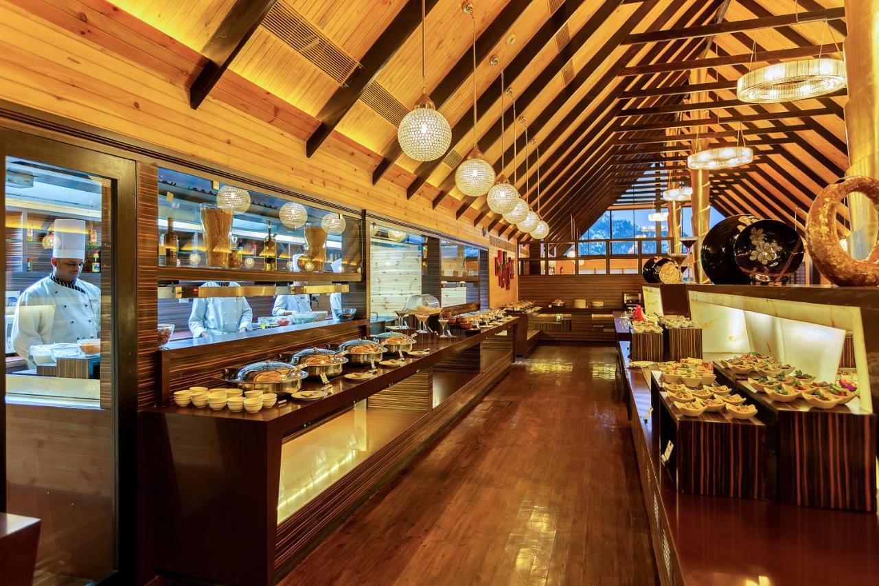 Aamby Valley City Lonavala Ngoại thất bức ảnh The interior of the restaurant
